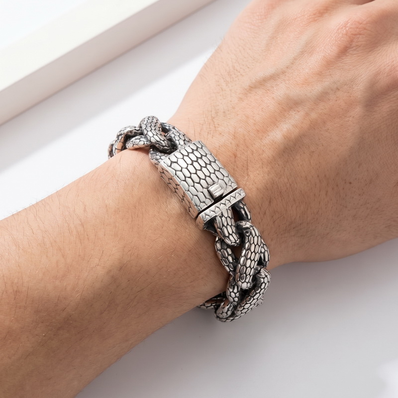 سوار رجالي كوبان لينك من كالين - مراجعة Men Accessories Bd وسعره